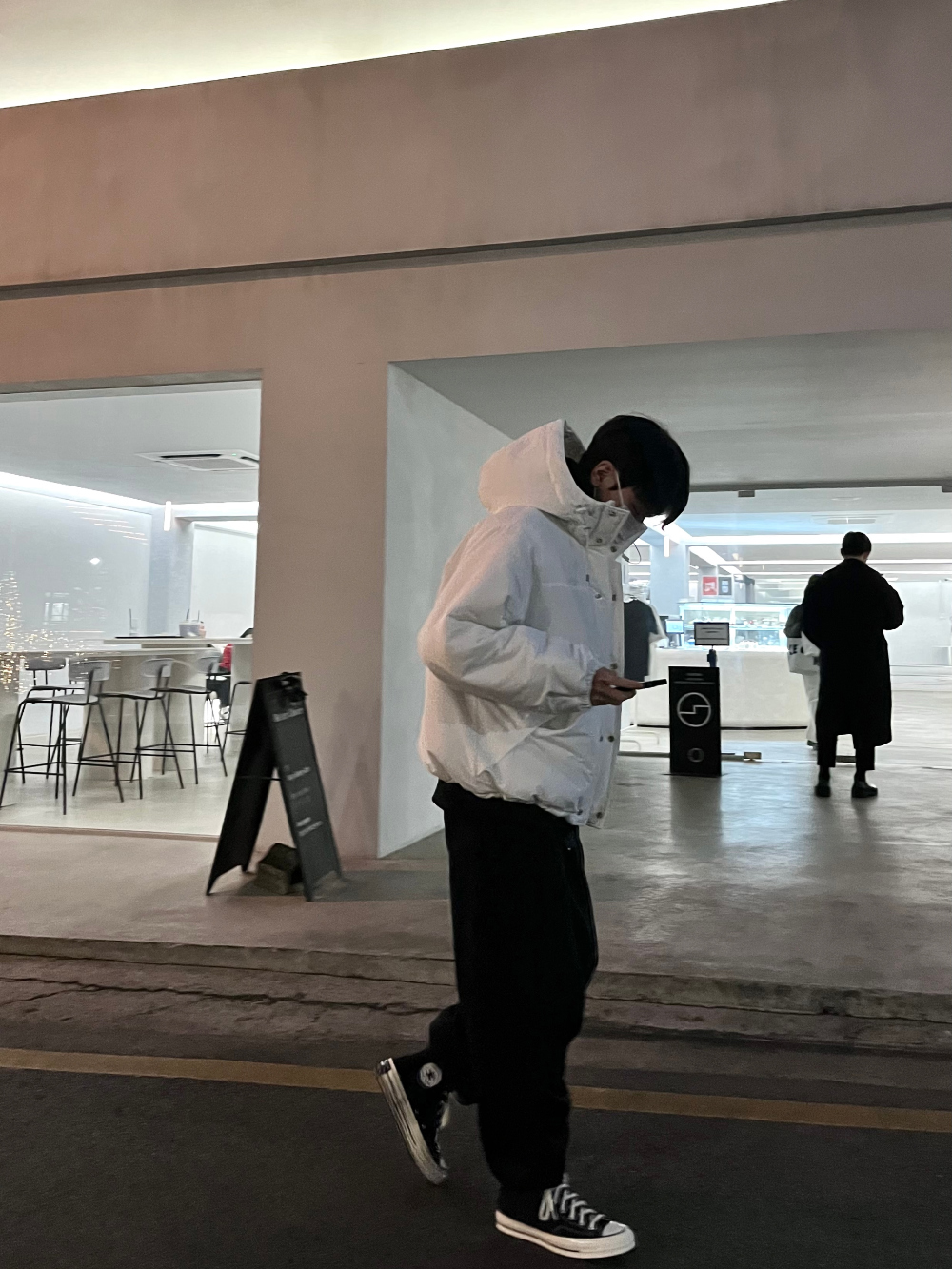 재킷 모델 착용 이미지-S1L12