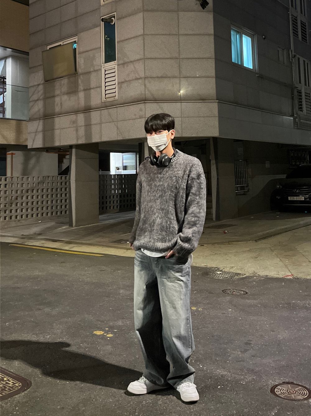 긴팔 티셔츠 모델 착용 이미지-S73L31