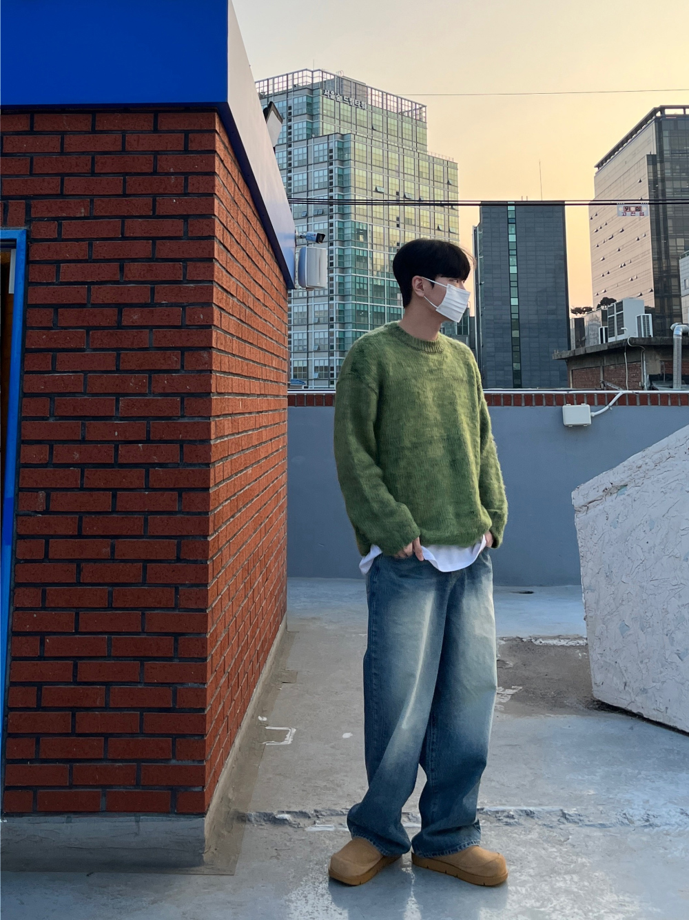 바지 모델 착용 이미지-S25L10