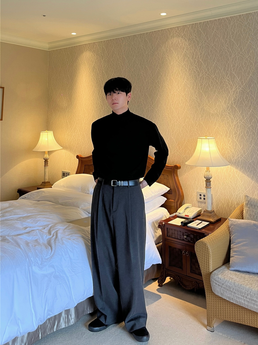 긴팔 티셔츠 모델 착용 이미지-S68L9