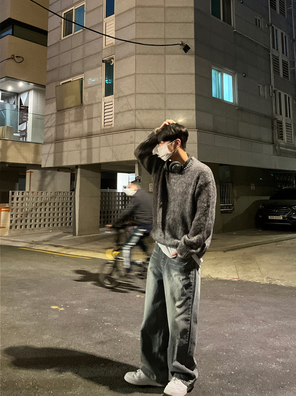 바지 모델 착용 이미지-S24L4