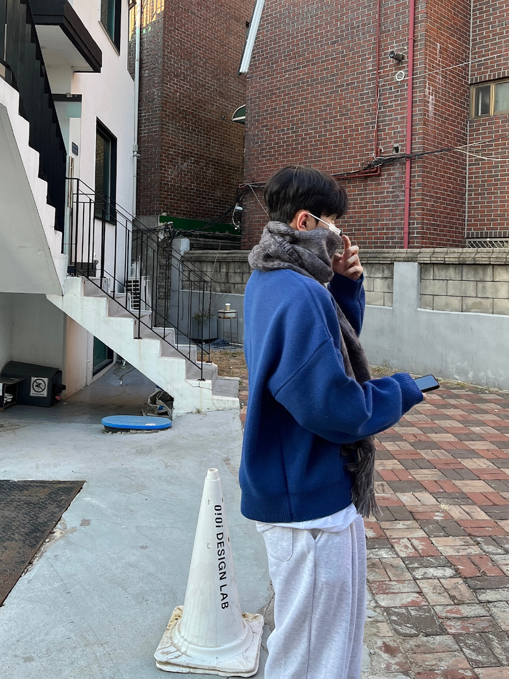 머플러 모델 착용 이미지-S65L36