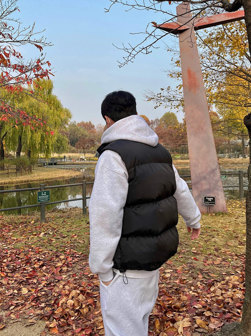 패딩 모델 착용 이미지-S59L10