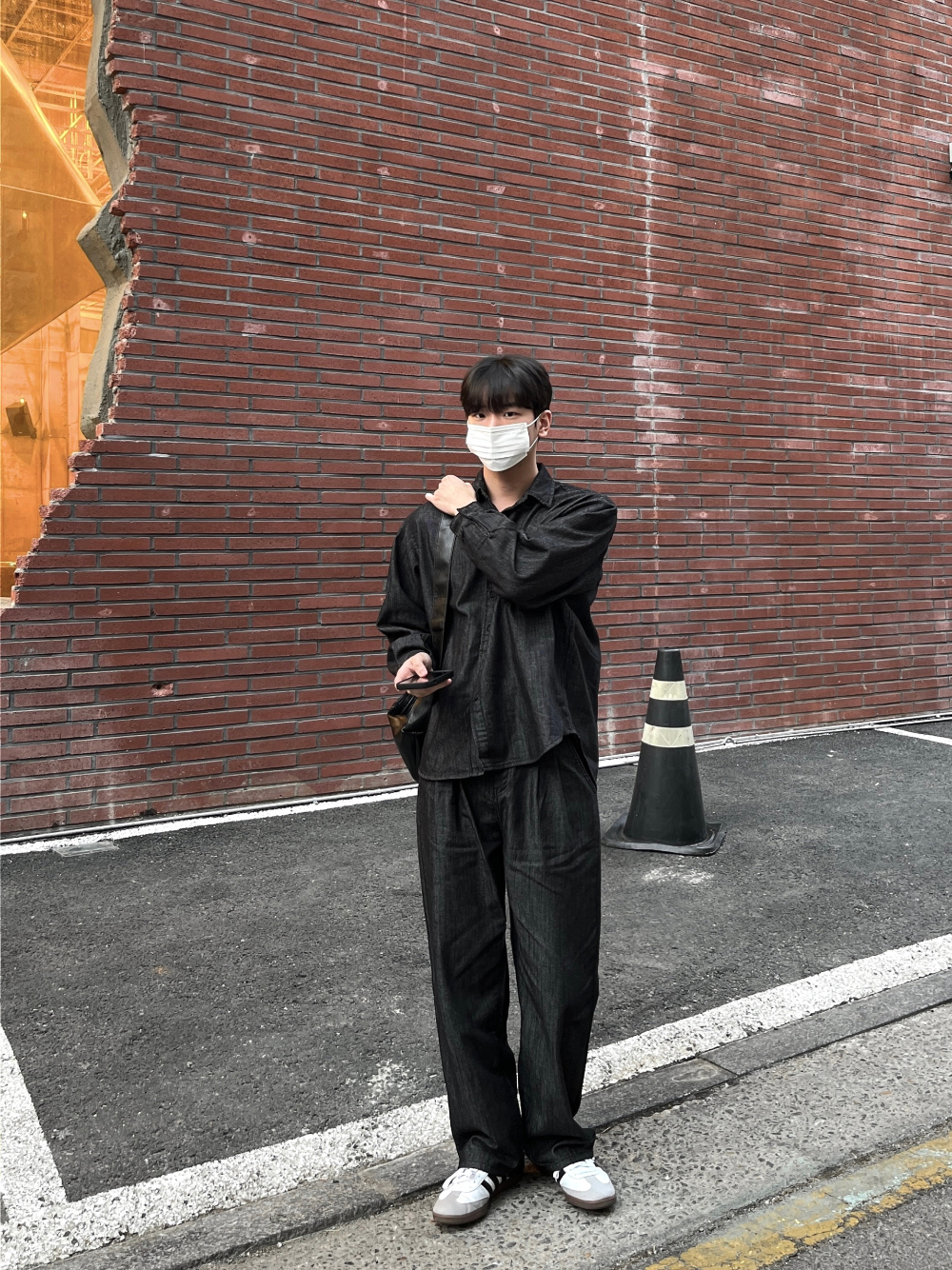 바지 모델 착용 이미지-S34L14