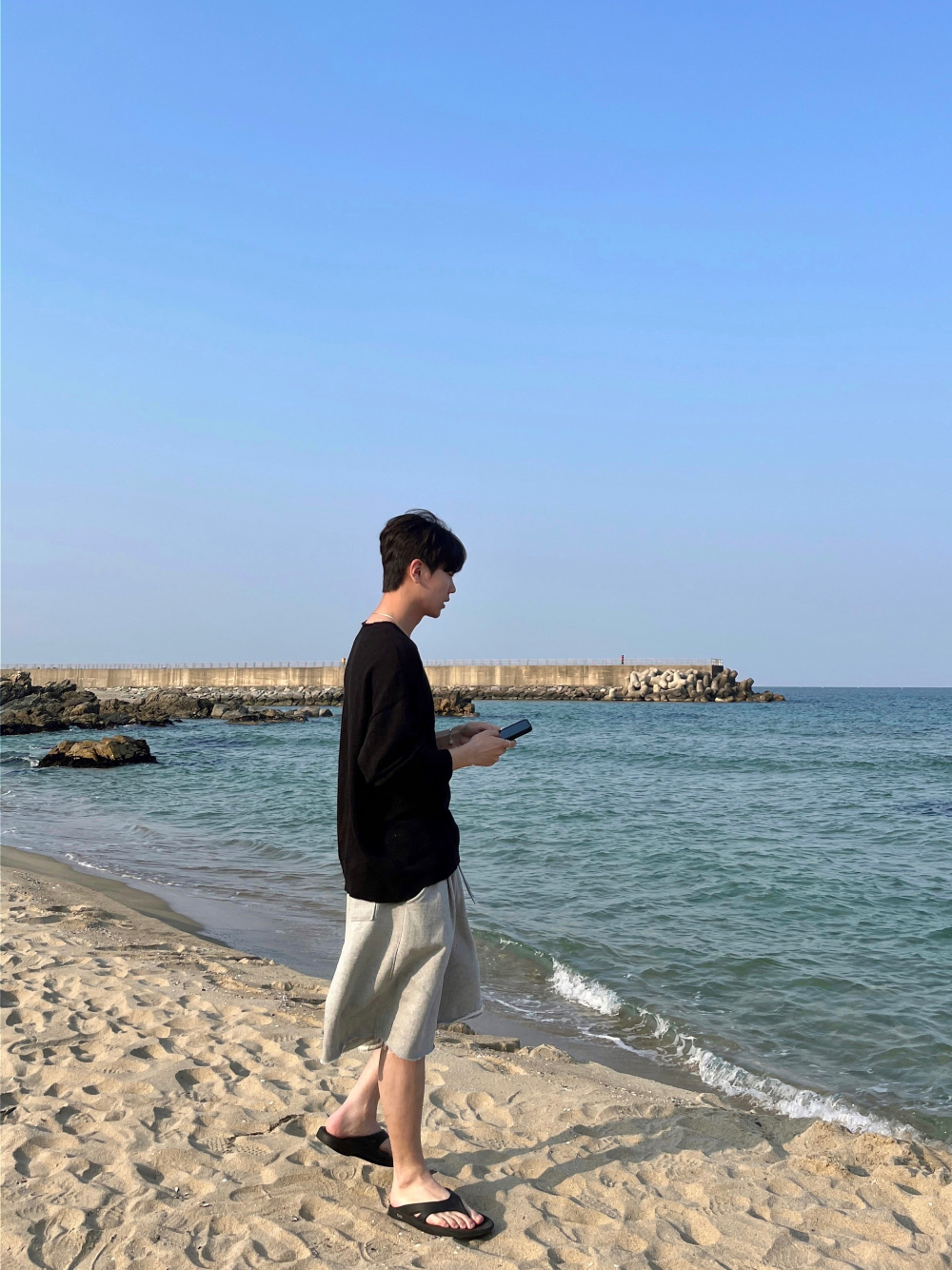 긴팔 티셔츠 모델 착용 이미지-S63L1