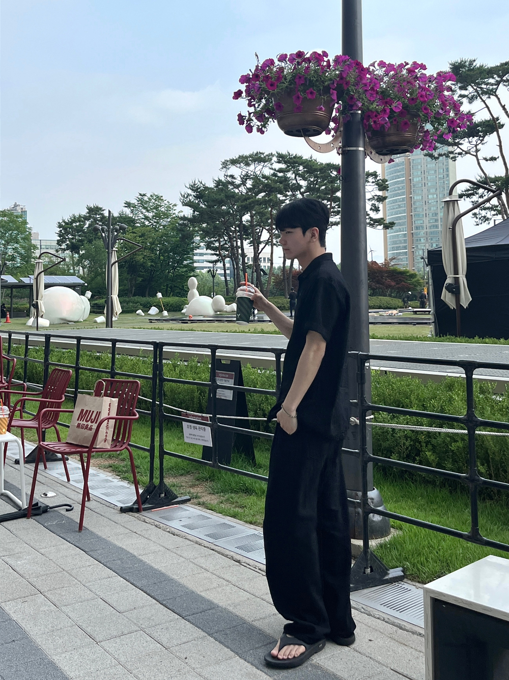 바지 모델 착용 이미지-S27L22