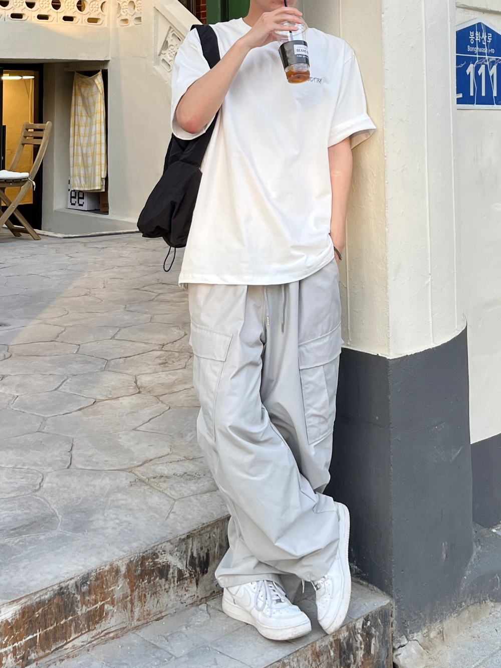 반팔 티셔츠 모델 착용 이미지-S37L14