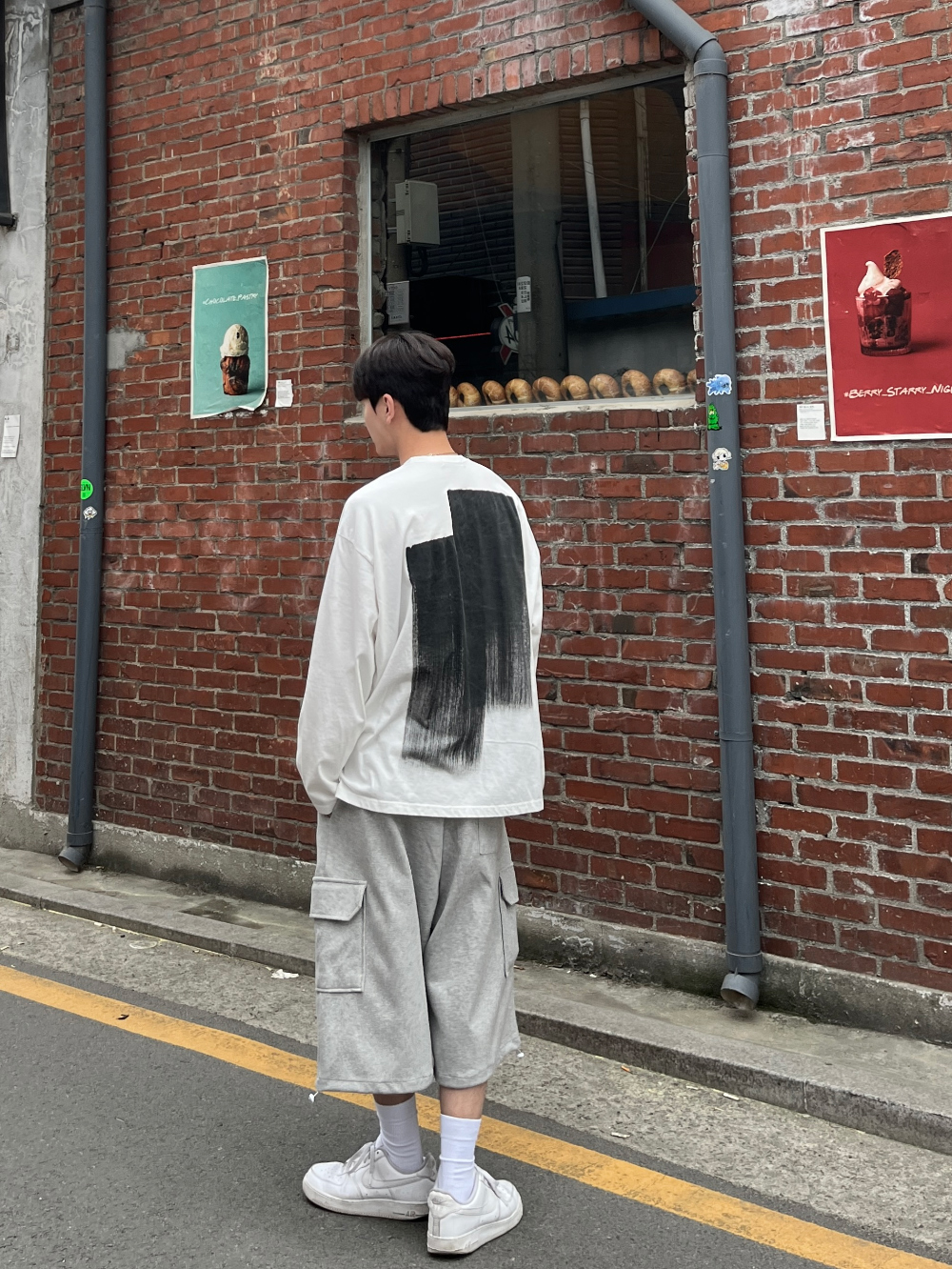 긴팔 티셔츠 모델 착용 이미지-S38L16