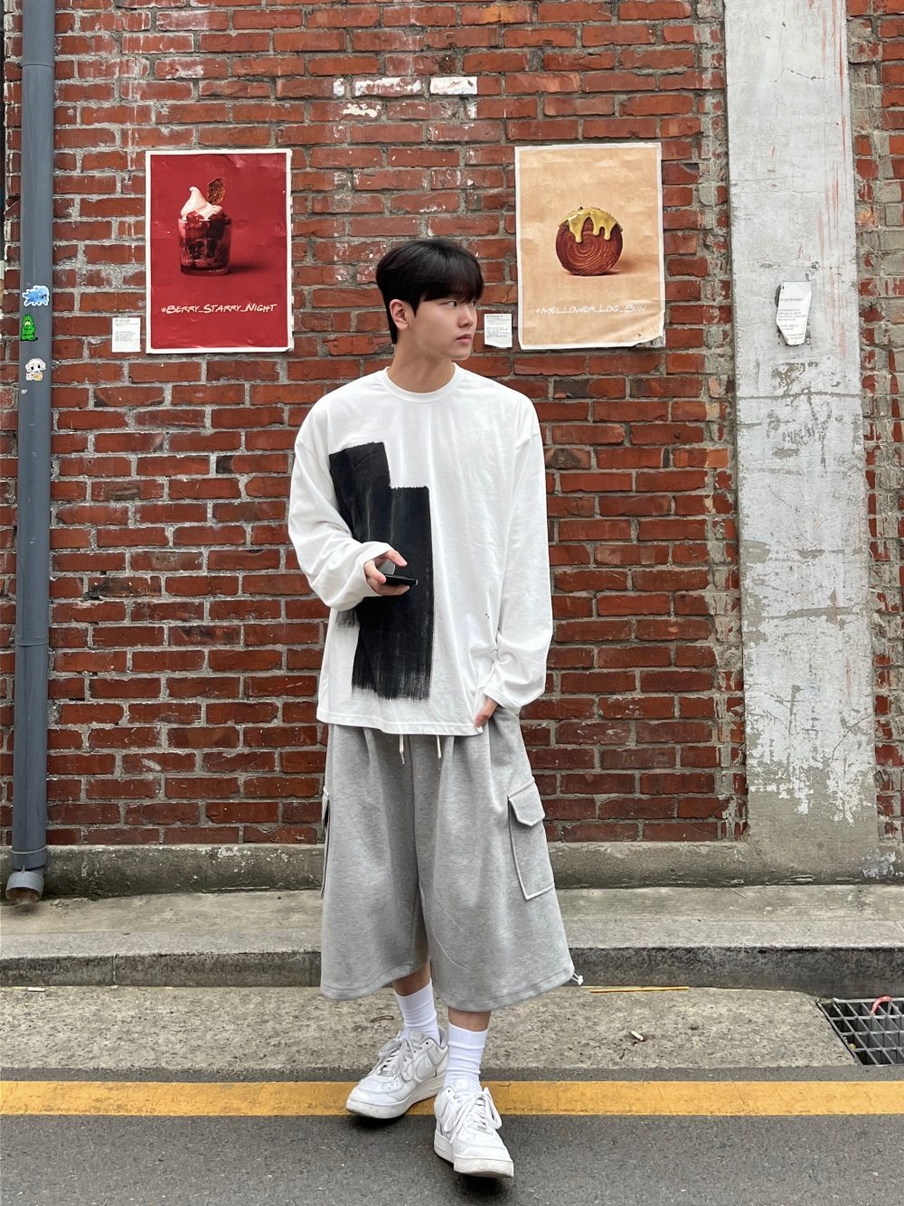 긴팔 티셔츠 모델 착용 이미지-S38L3