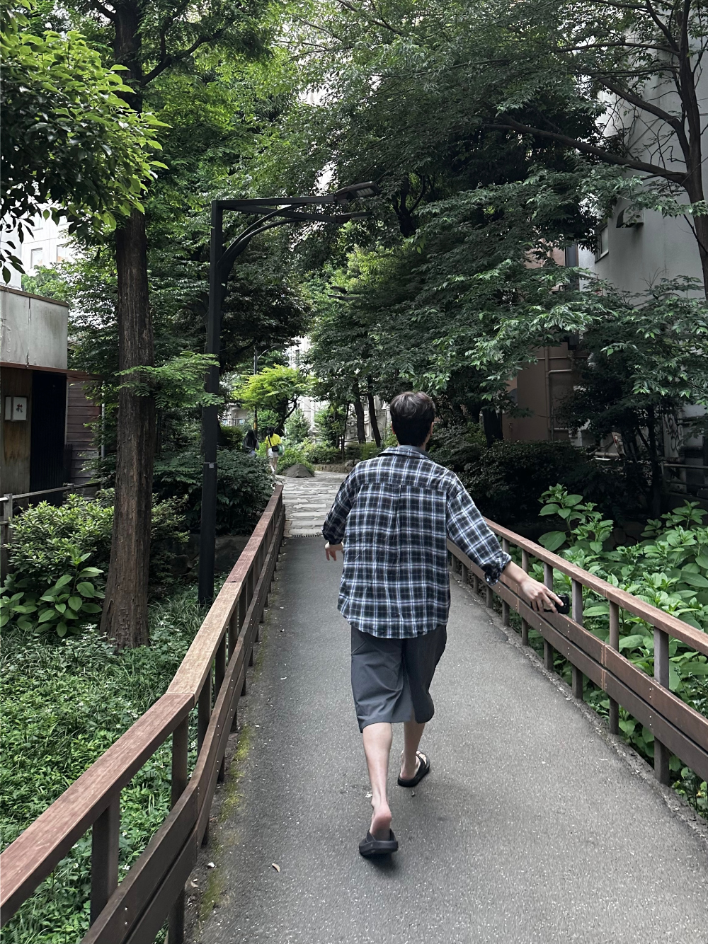 반바지 모델 착용 이미지-S38L25