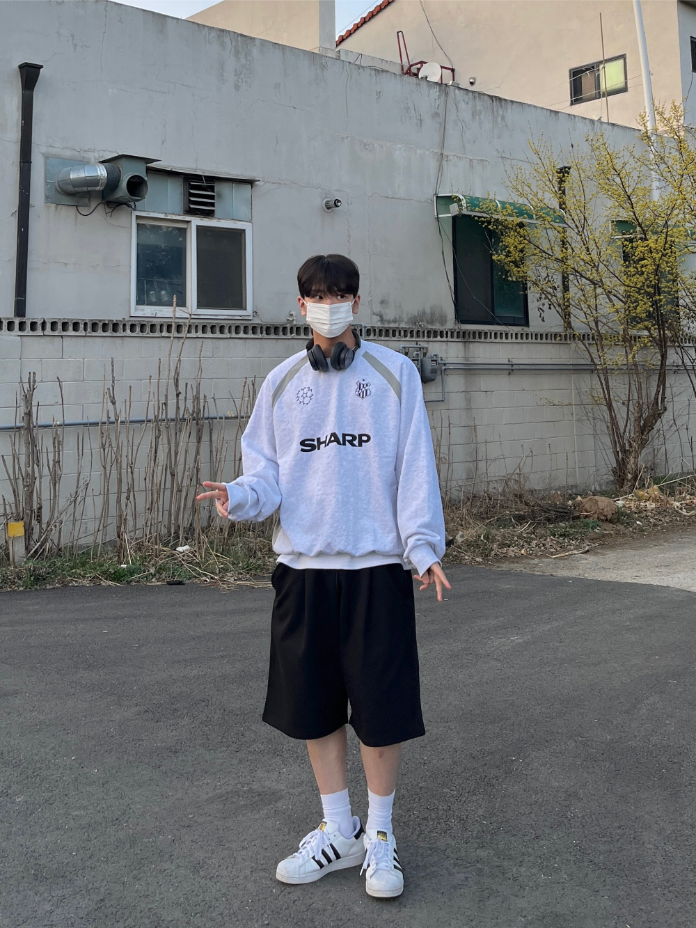 반바지 모델 착용 이미지-S38L10