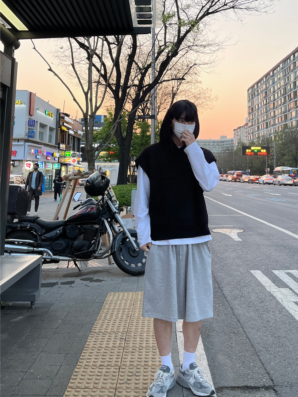 블라우스 모델 착용 이미지-S2L48