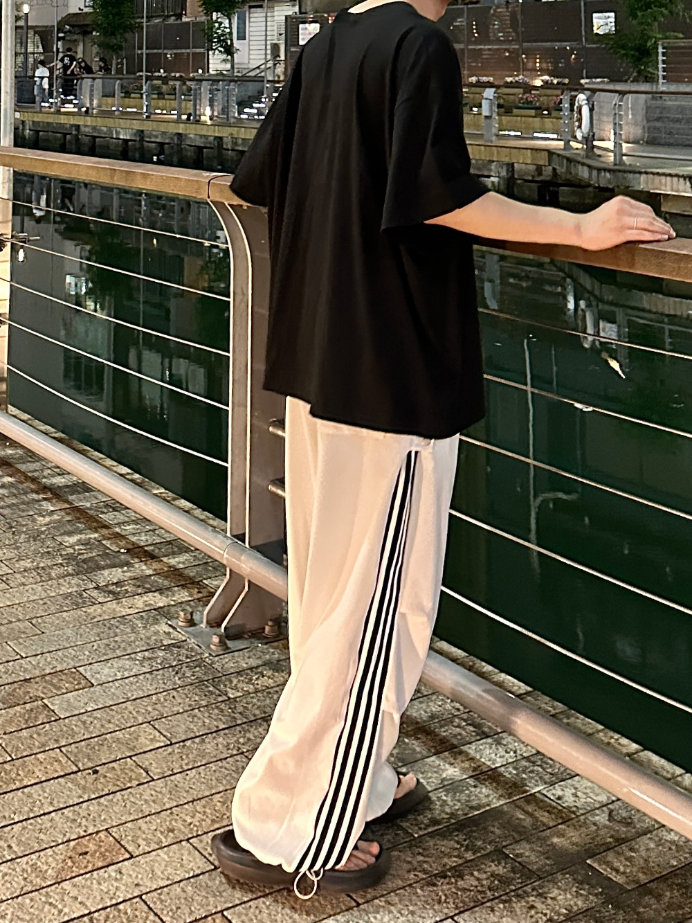 바지 모델 착용 이미지-S76L4