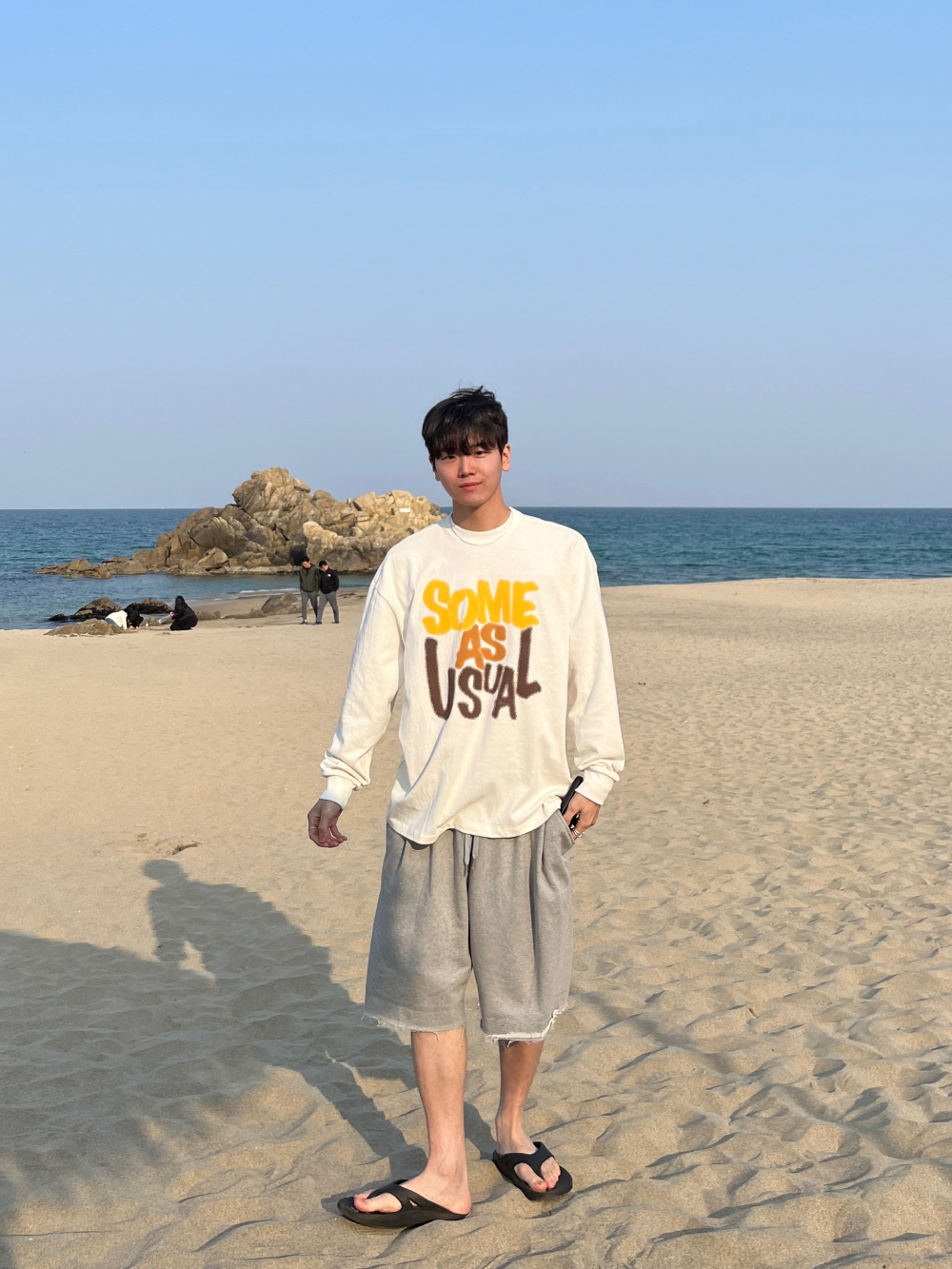 긴팔 티셔츠 모델 착용 이미지-S36L4