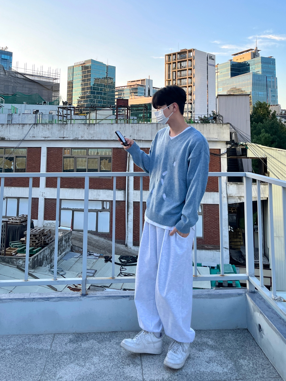 바지 모델 착용 이미지-S3L42