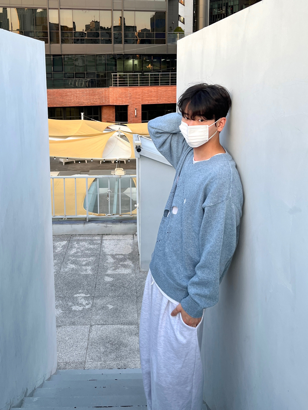 바지 모델 착용 이미지-S3L32