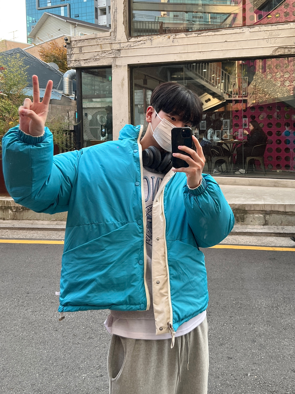패딩 모델 착용 이미지-S62L33