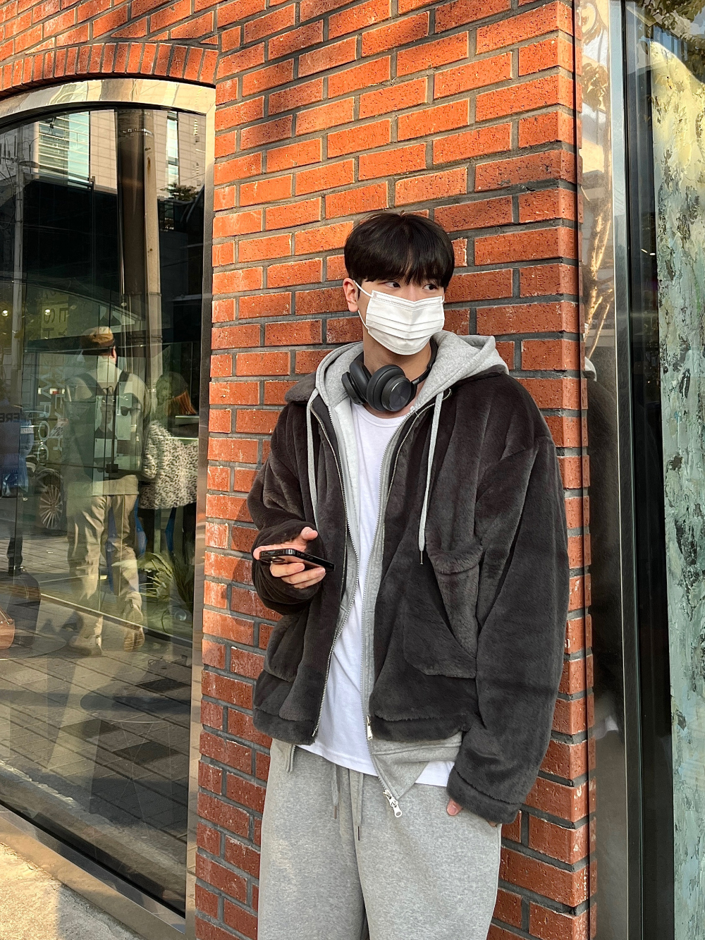 바지 모델 착용 이미지-S21L12