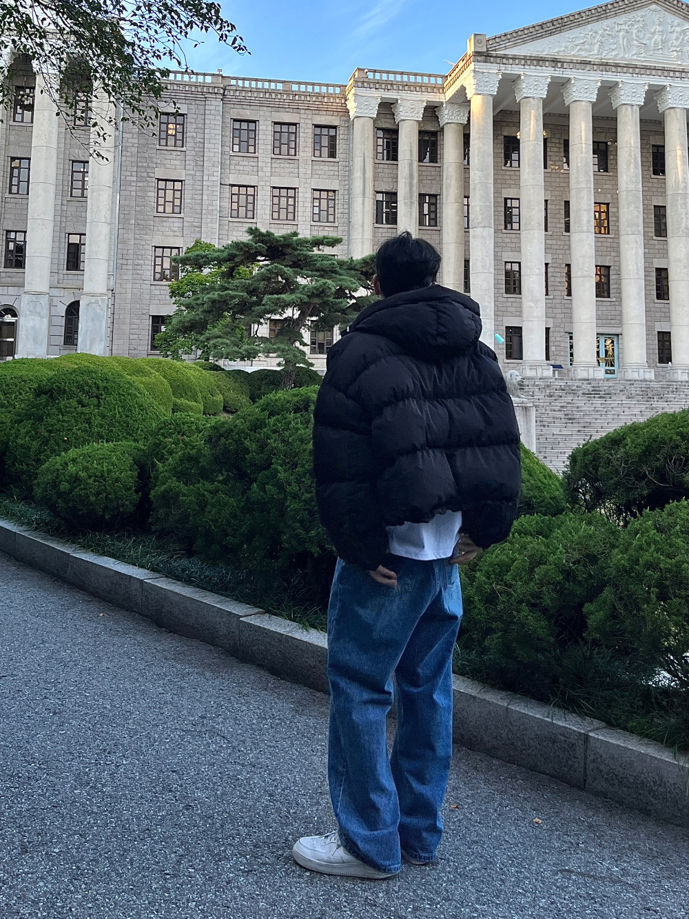 패딩 모델 착용 이미지-S60L6
