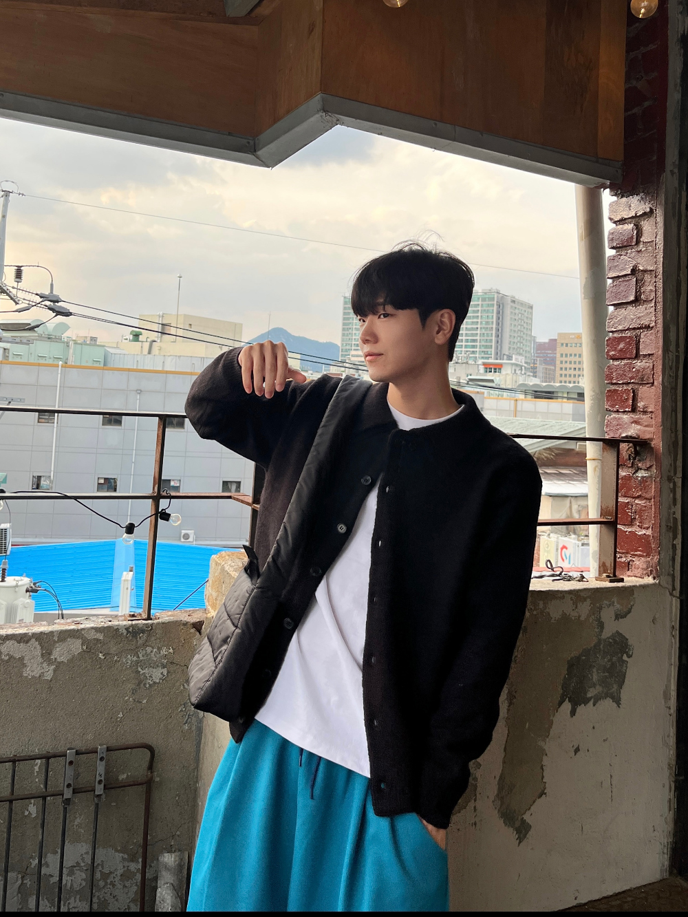 바지 모델 착용 이미지-S6L22
