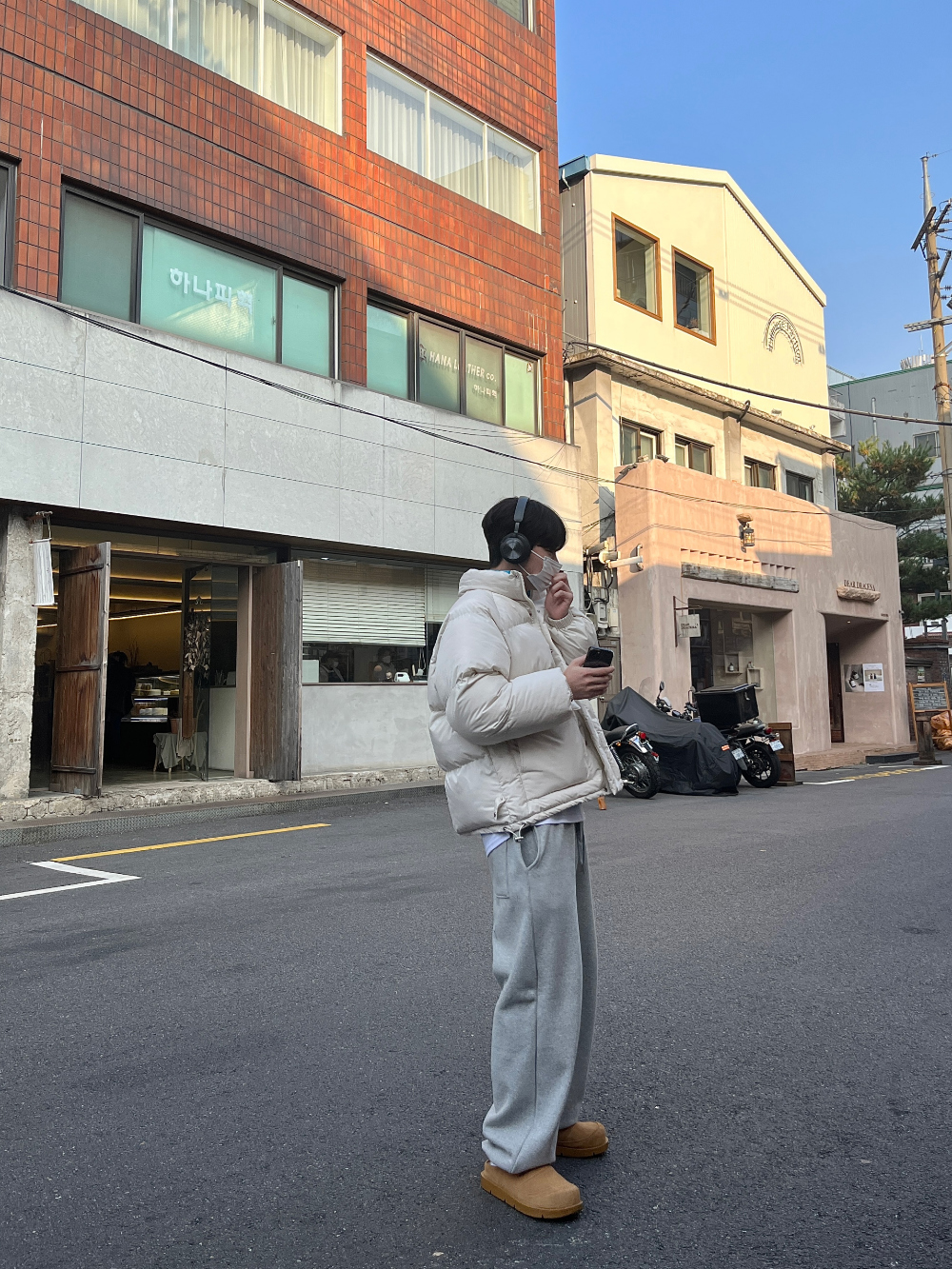 패딩 모델 착용 이미지-S62L28