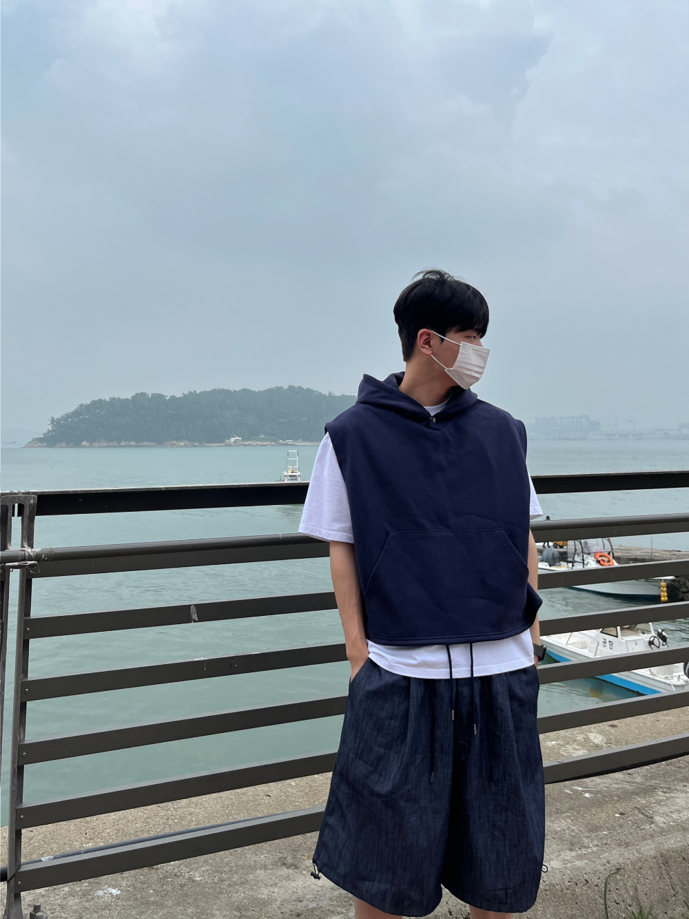 반바지 모델 착용 이미지-S4L5