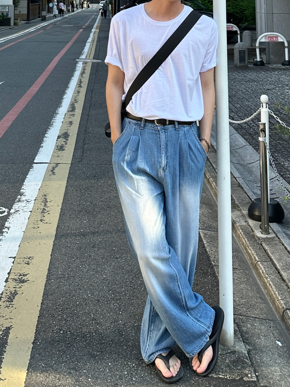 바지 모델 착용 이미지-S56L25