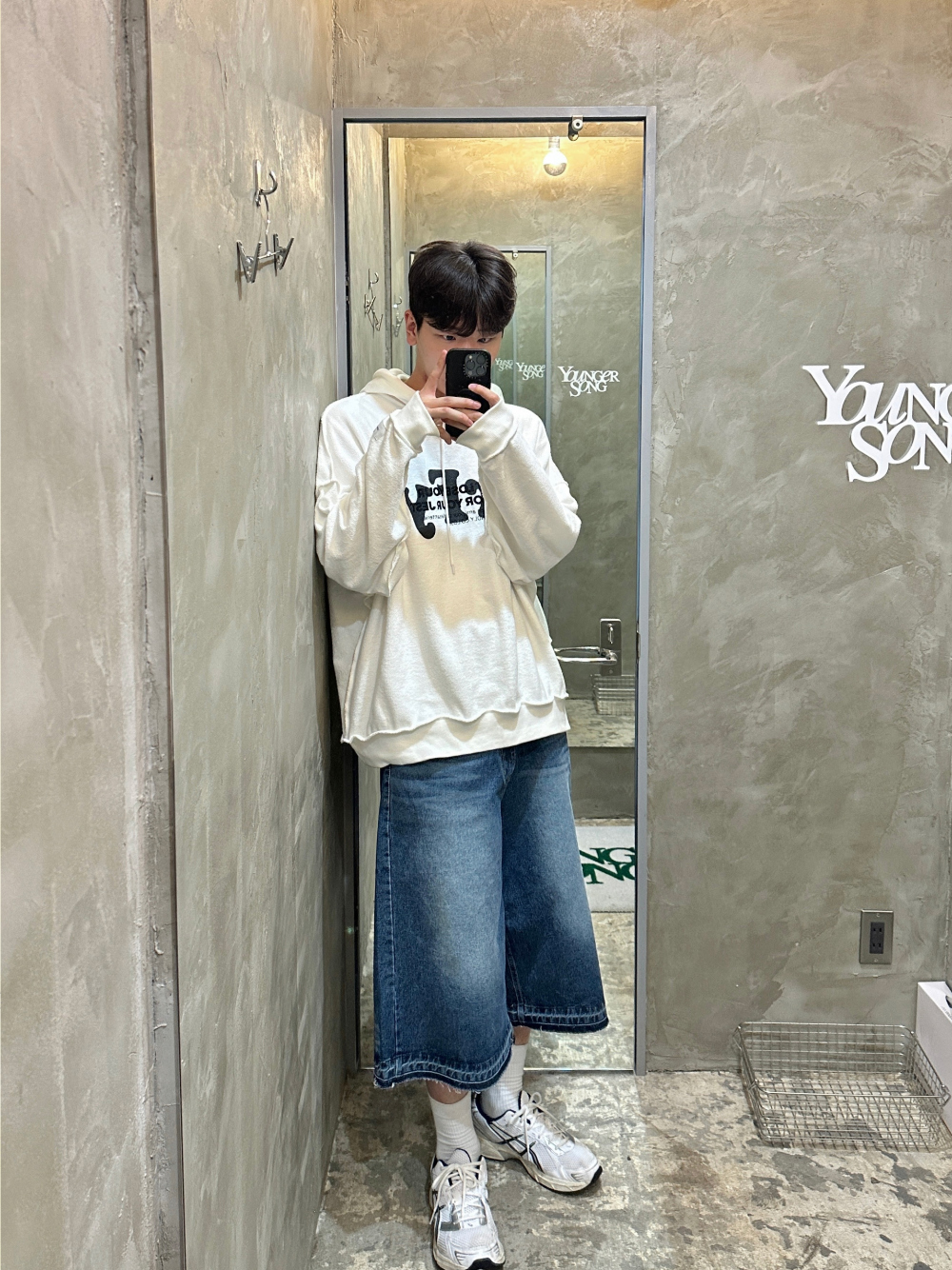 반바지 모델 착용 이미지-S53L35