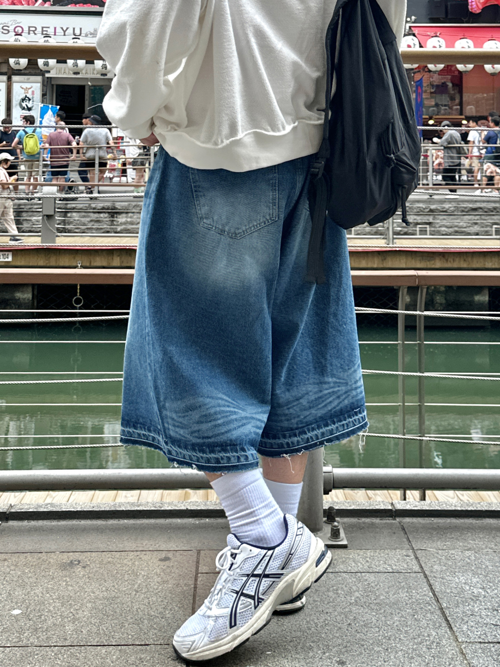 반바지 모델 착용 이미지-S53L30
