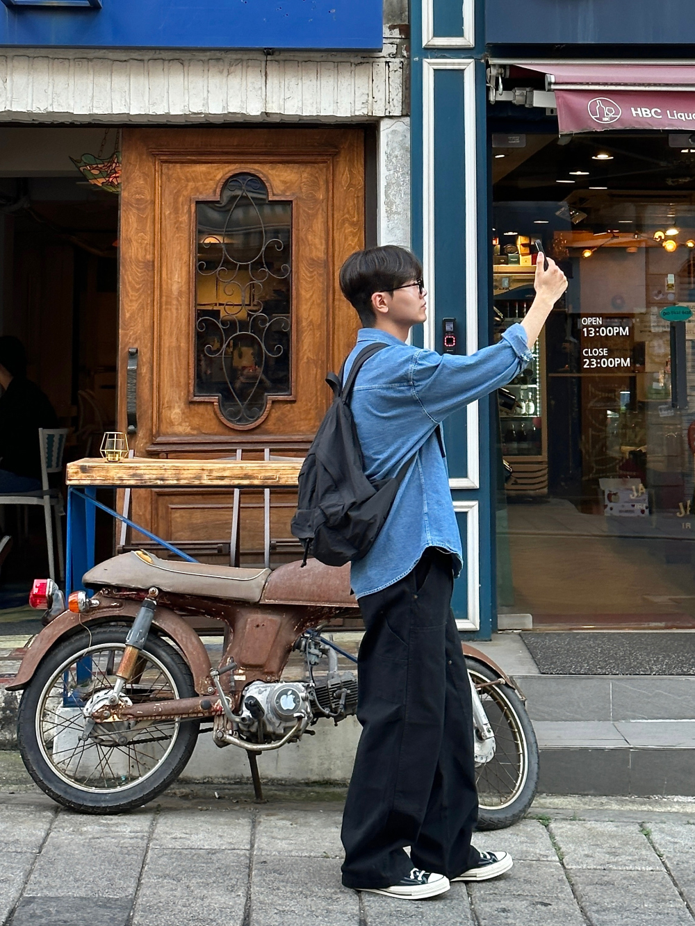 바지 모델 착용 이미지-S68L15