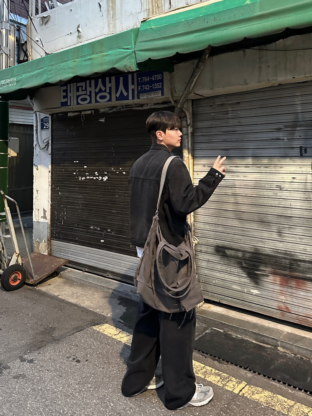 바지 모델 착용 이미지-S79L24