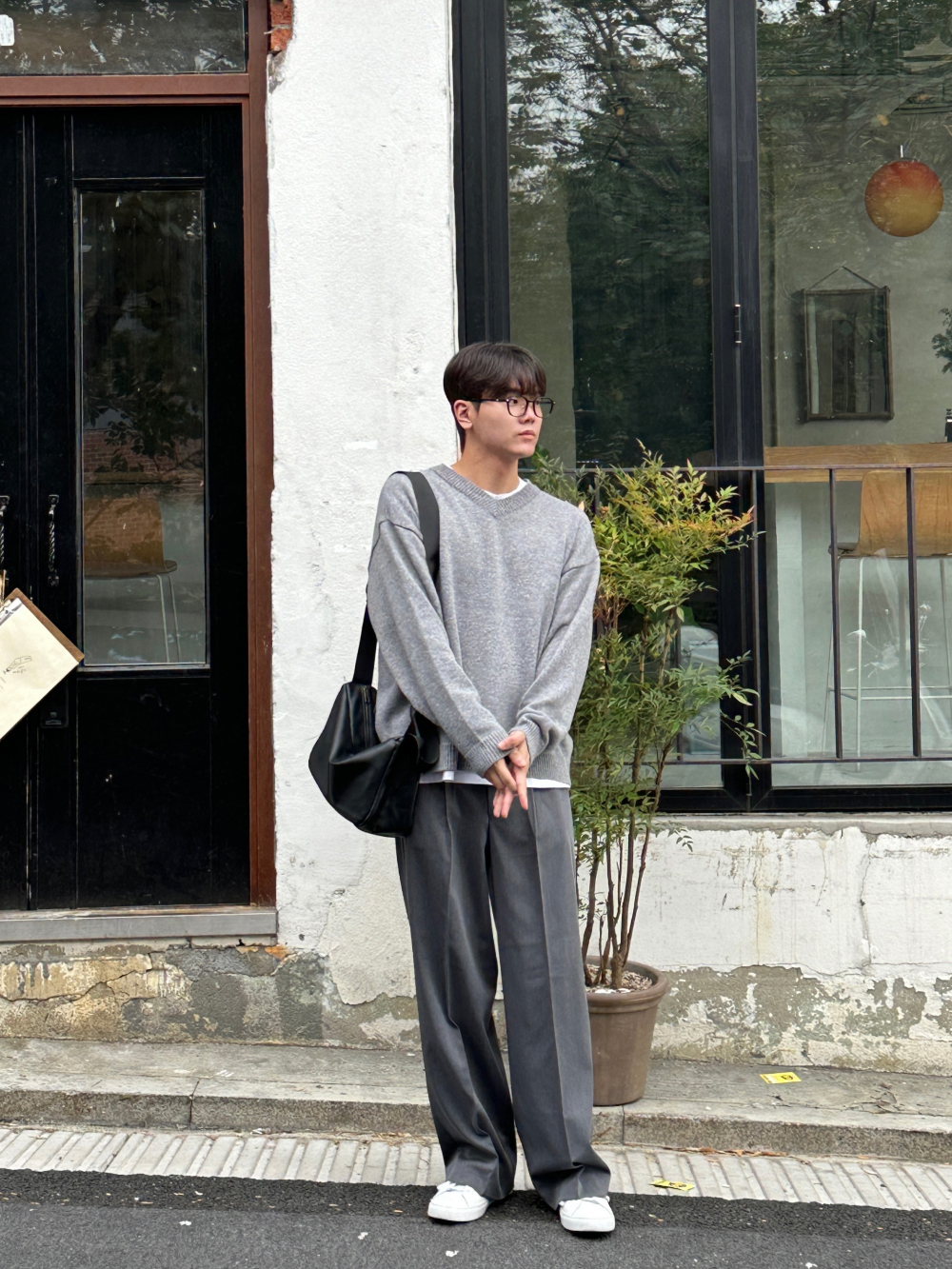 바지 모델 착용 이미지-S51L26