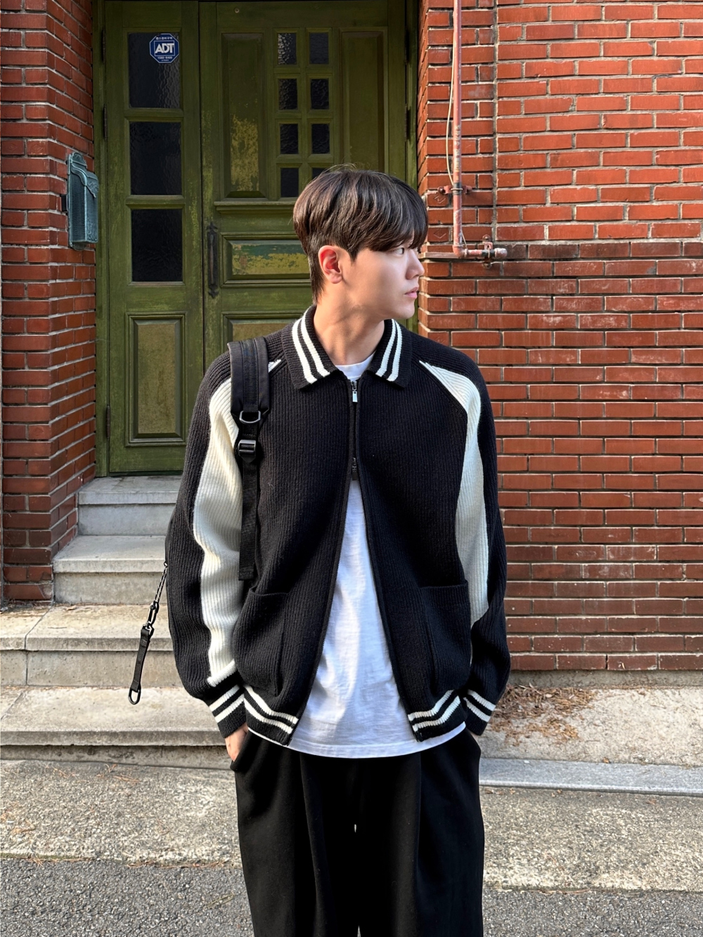 바지 모델 착용 이미지-S72L19