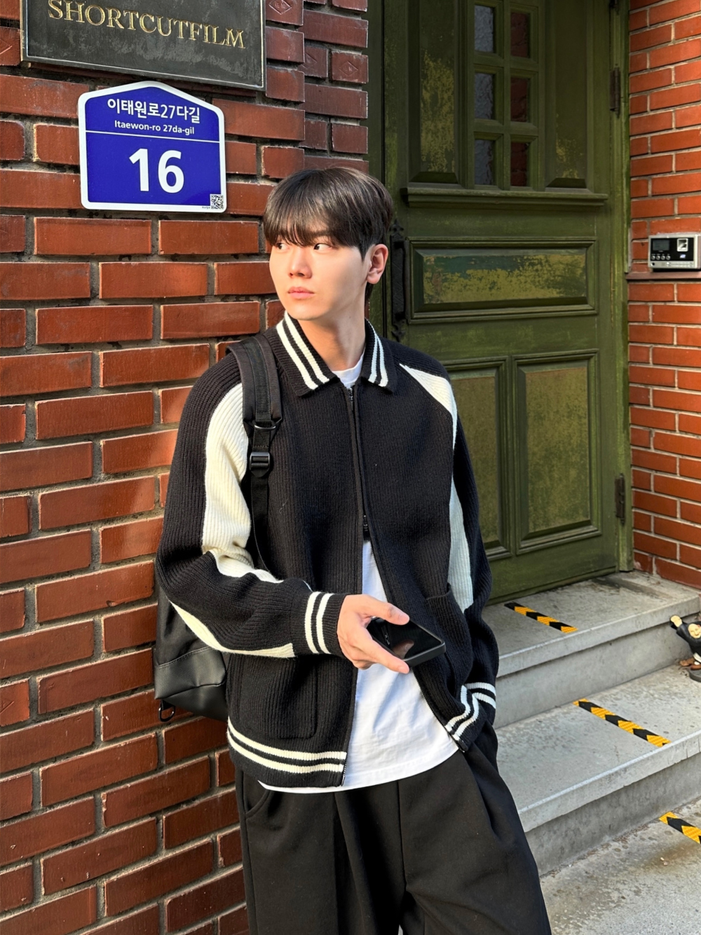 바지 모델 착용 이미지-S72L10
