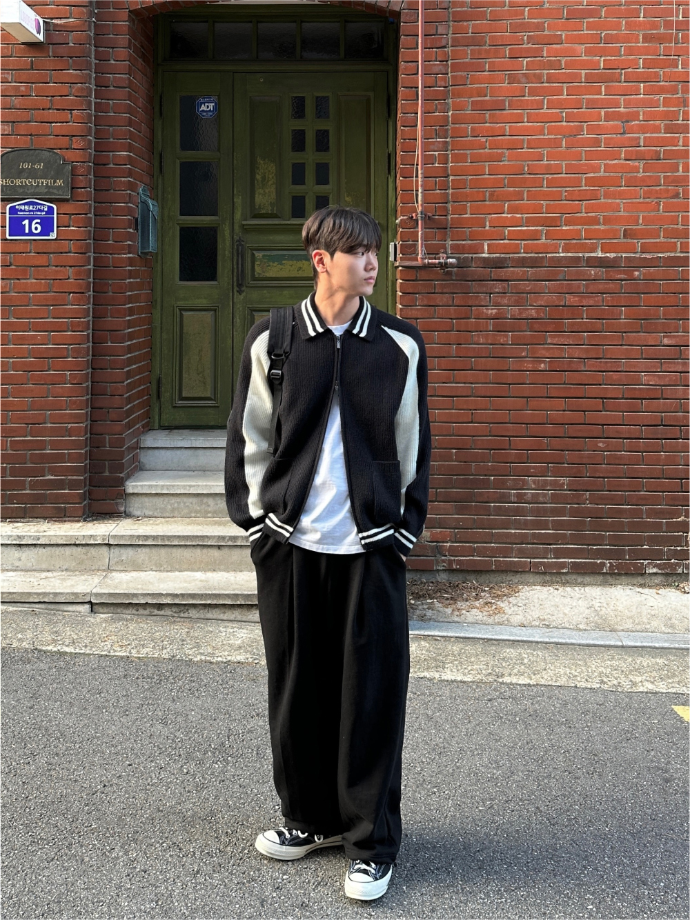 바지 모델 착용 이미지-S72L18