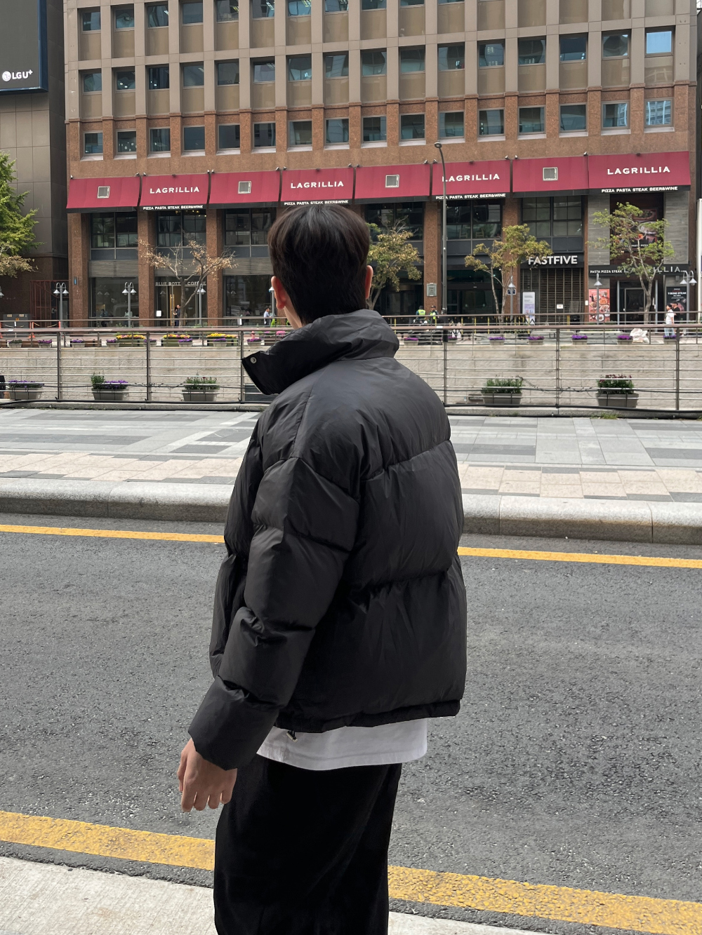 패딩 모델 착용 이미지-S69L41