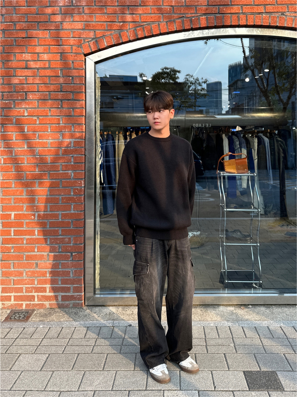 긴팔 티셔츠 모델 착용 이미지-S79L36