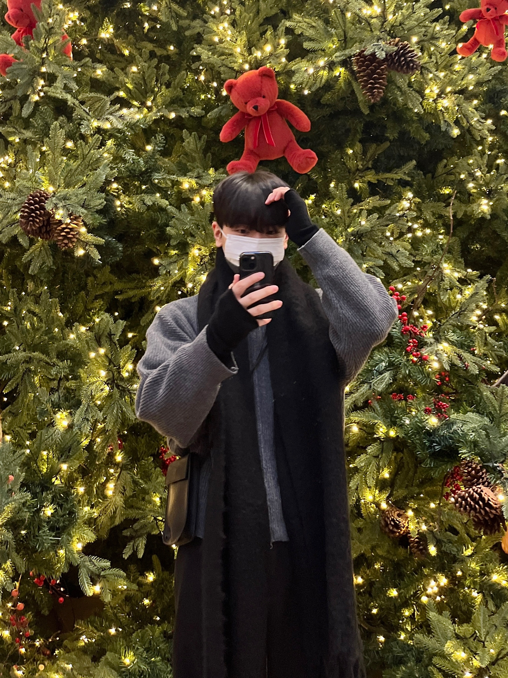 긴팔 티셔츠 모델 착용 이미지-S76L3