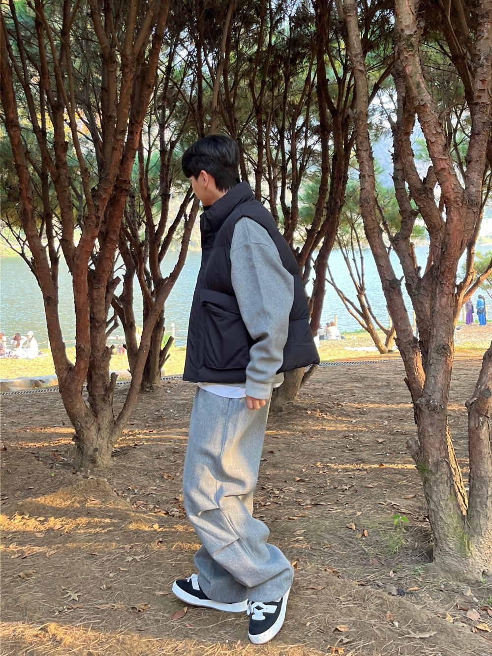 패딩 모델 착용 이미지-S68L39