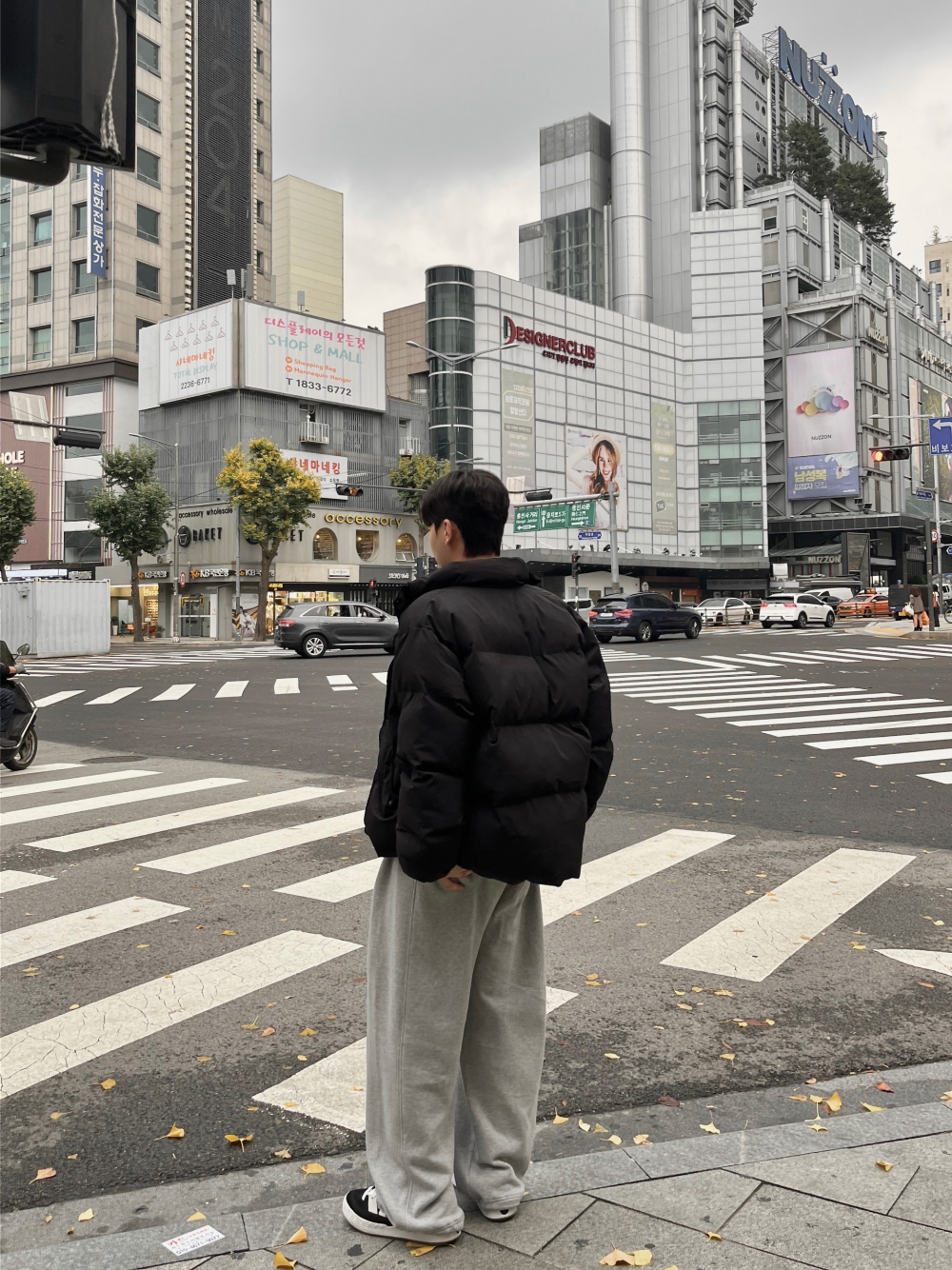 패딩 모델 착용 이미지-S84L41