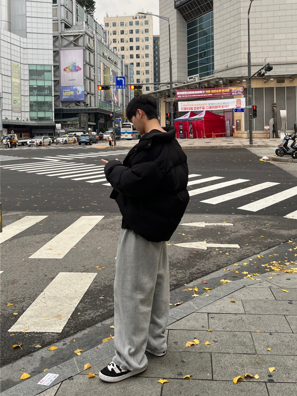 바지 모델 착용 이미지-S65L36