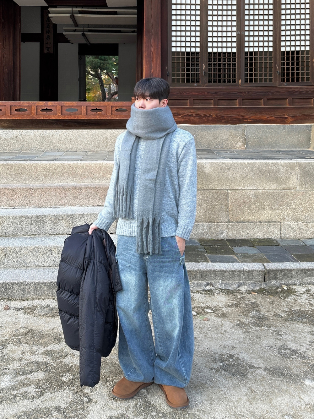 긴팔 티셔츠 모델 착용 이미지-S83L39