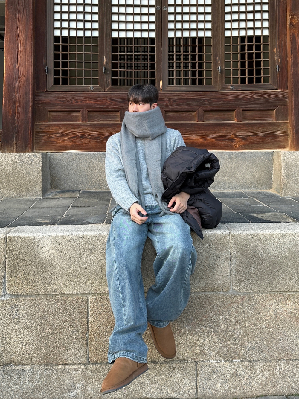 긴팔 티셔츠 모델 착용 이미지-S83L43