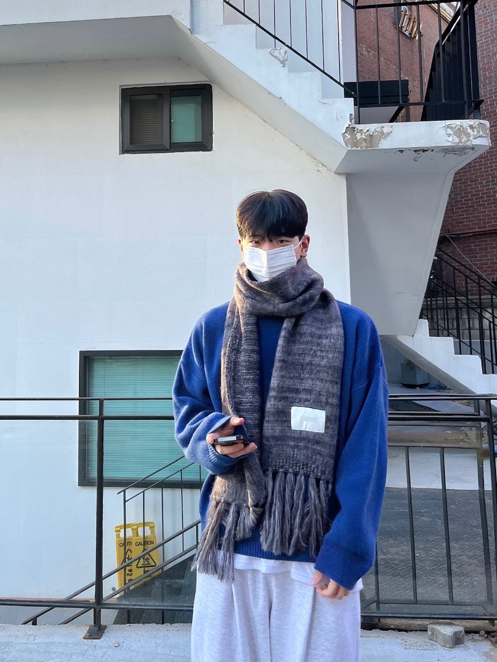 머플러 모델 착용 이미지-S65L34