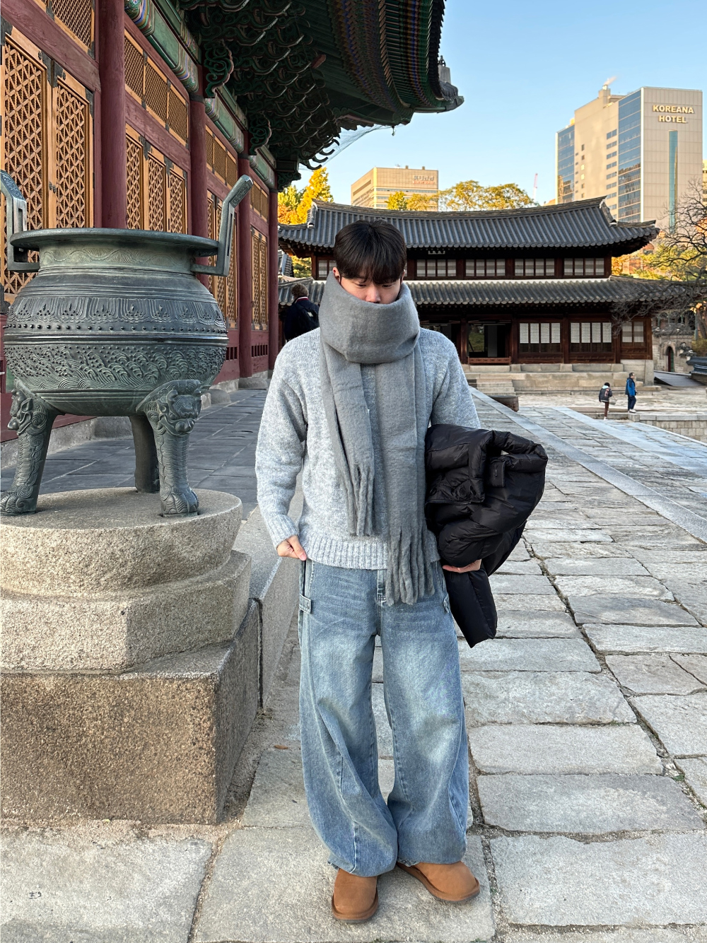 긴팔 티셔츠 모델 착용 이미지-S83L14
