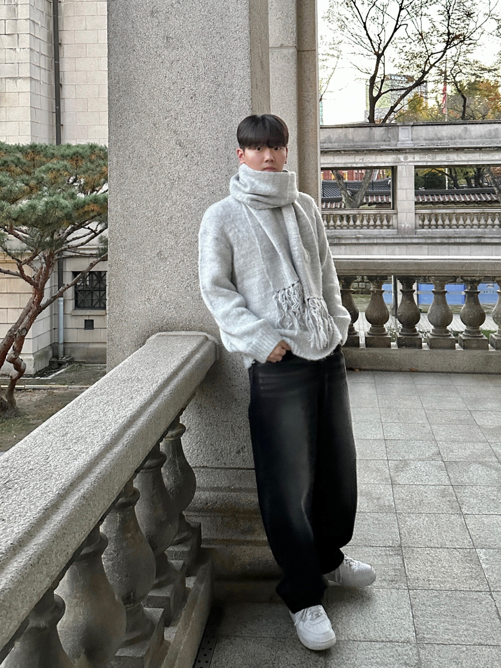 머플러 모델 착용 이미지-S72L11