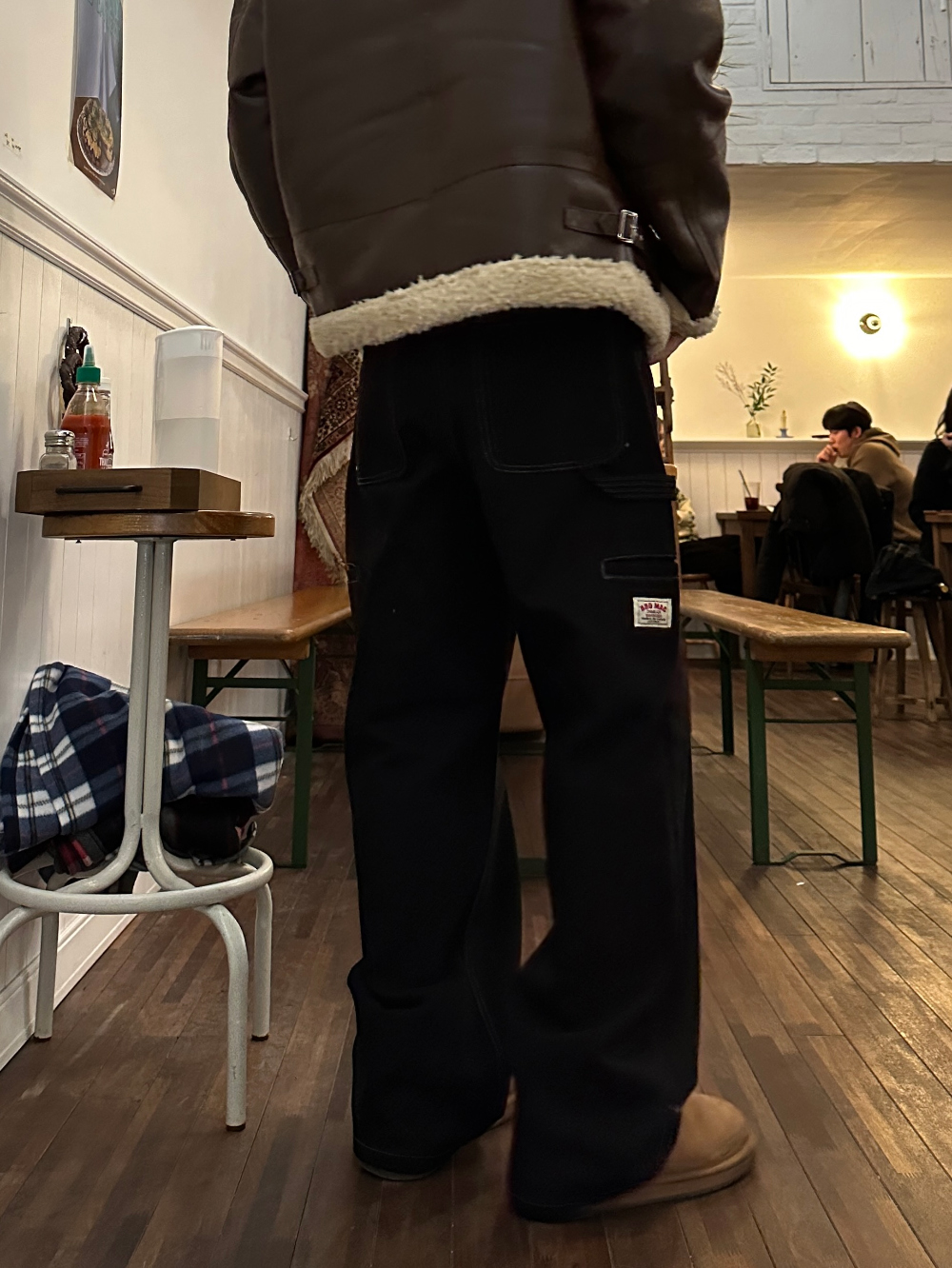 바지 모델 착용 이미지-S76L12