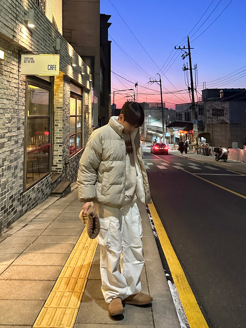 패딩 모델 착용 이미지-S104L28