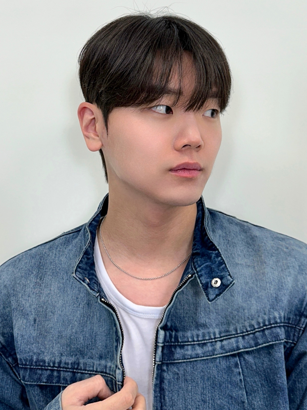 바지 모델 착용 이미지-S15L14