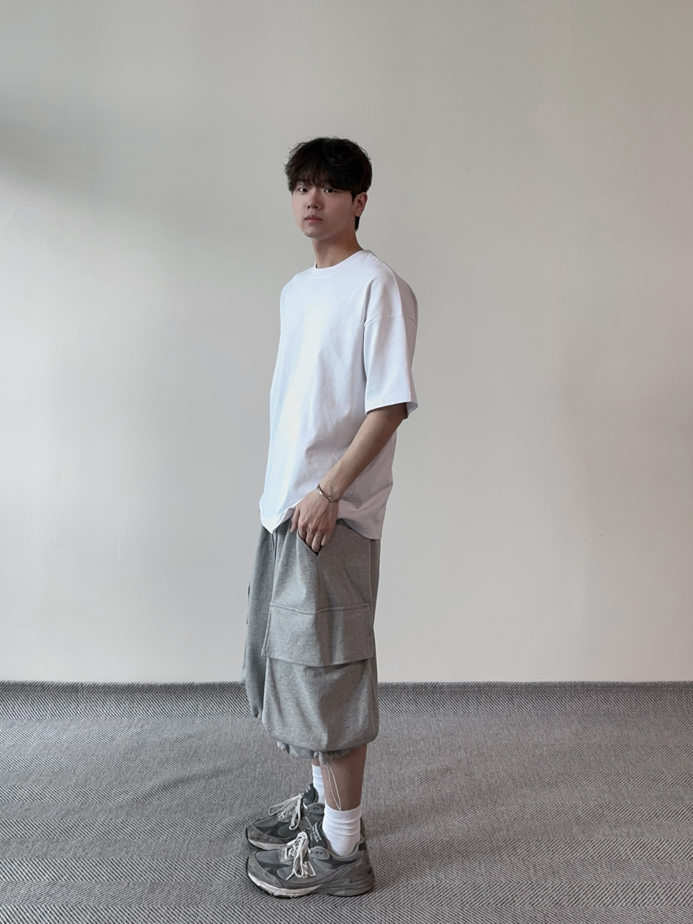 반바지 모델 착용 이미지-S109L12